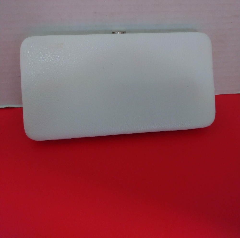 Icing Beach Wallet - Picture 9 of 9
